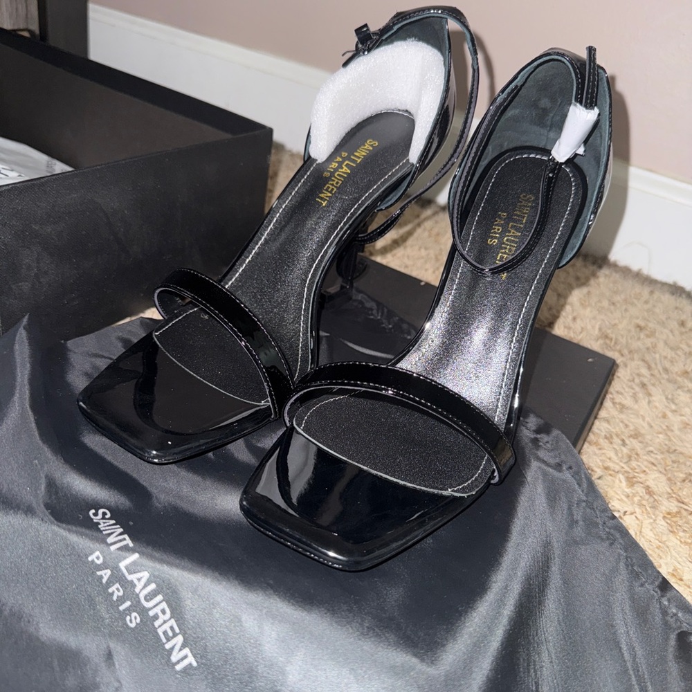 Brand new/Never worn - Picture 1 of 8